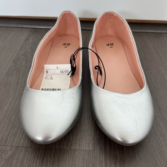 Silver H&M ballet flats circa 2017 - Picture 3 of 4